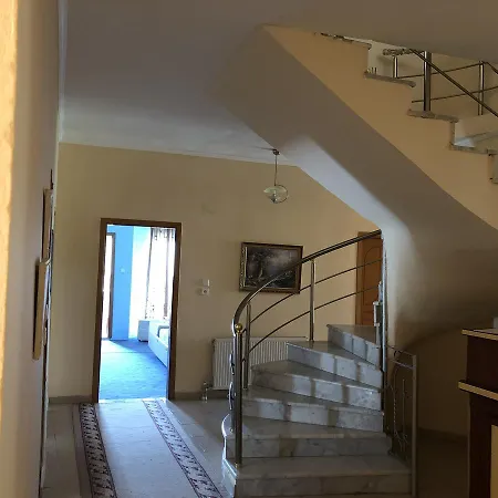 Hotel Krispal Korce