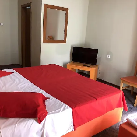 Krispal Hotel *