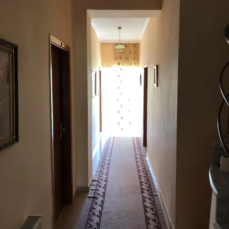 Krispal Hotel *